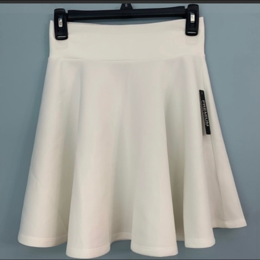 NWT Made by Johnny Skirt size Small polyester & spandex - Picture 5 of 5